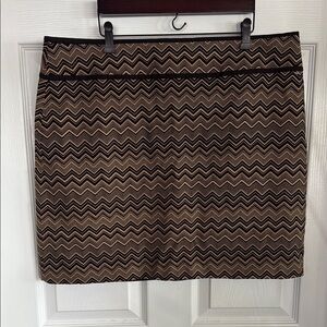 🔥 LOFT Chic Zigzag Patterned Skirt - Black and Brown size 16